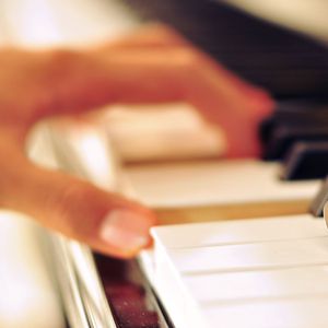 极品老师㧒开粉嫩小泬18p
