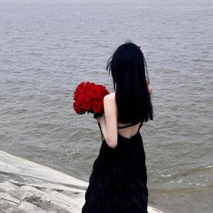 极品老师㧒开粉嫩小泬18p
