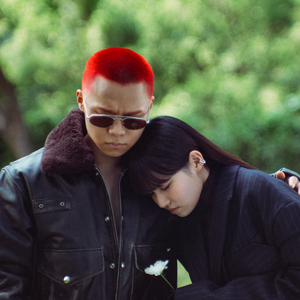 极品老师㧒开粉嫩小泬18p
